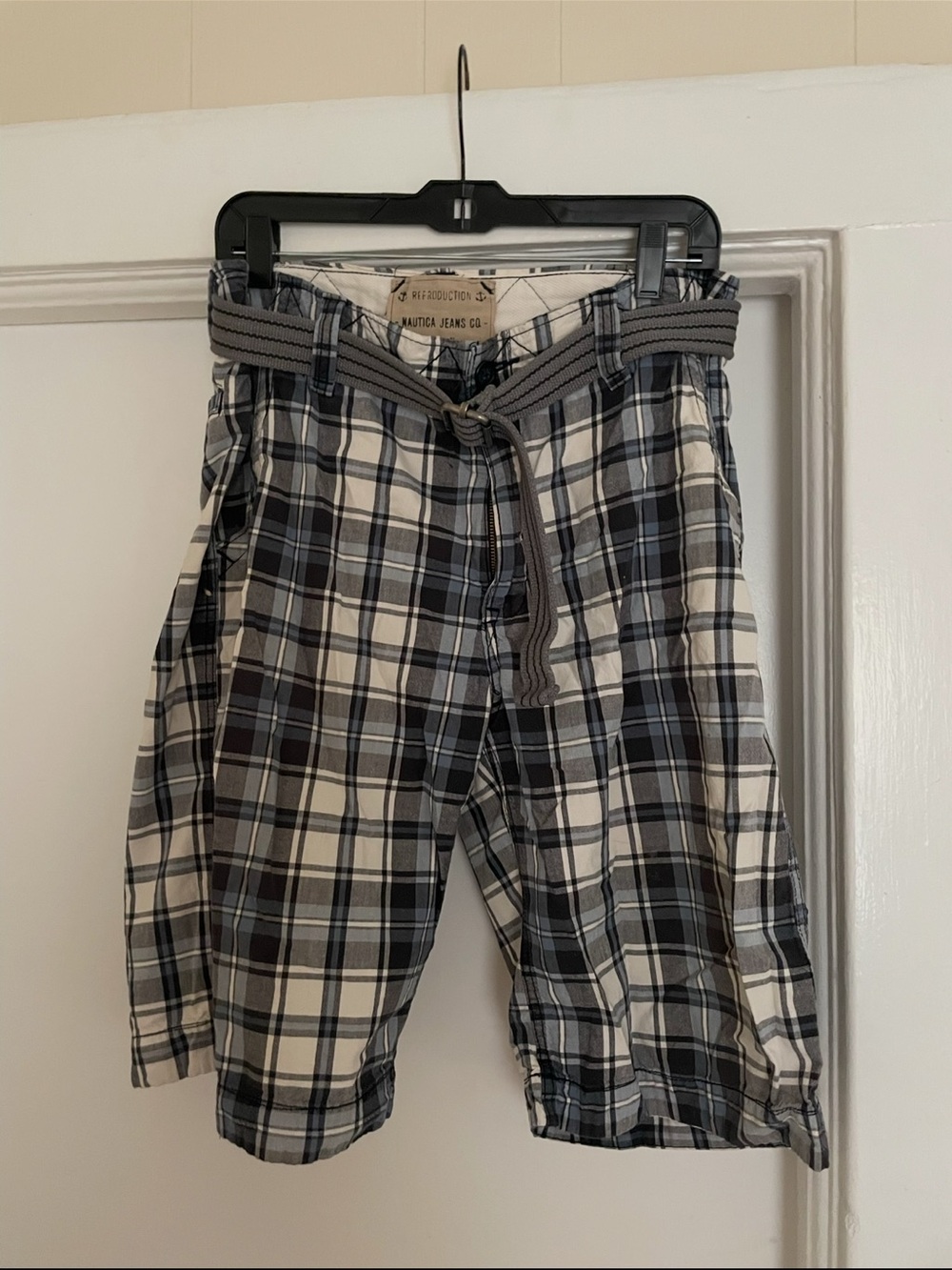 Nautica Gray‎ and White Plaid Cargo Shorts with Belt size 32